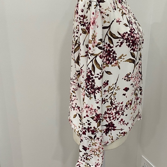 White House Black Market Floral Blouse - Picture 5 of 6